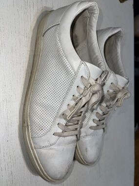 Steve Madden Men's White Leather Perforated Casual Sneakers